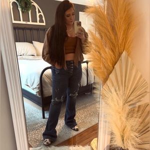 Meet your Posher, Aly